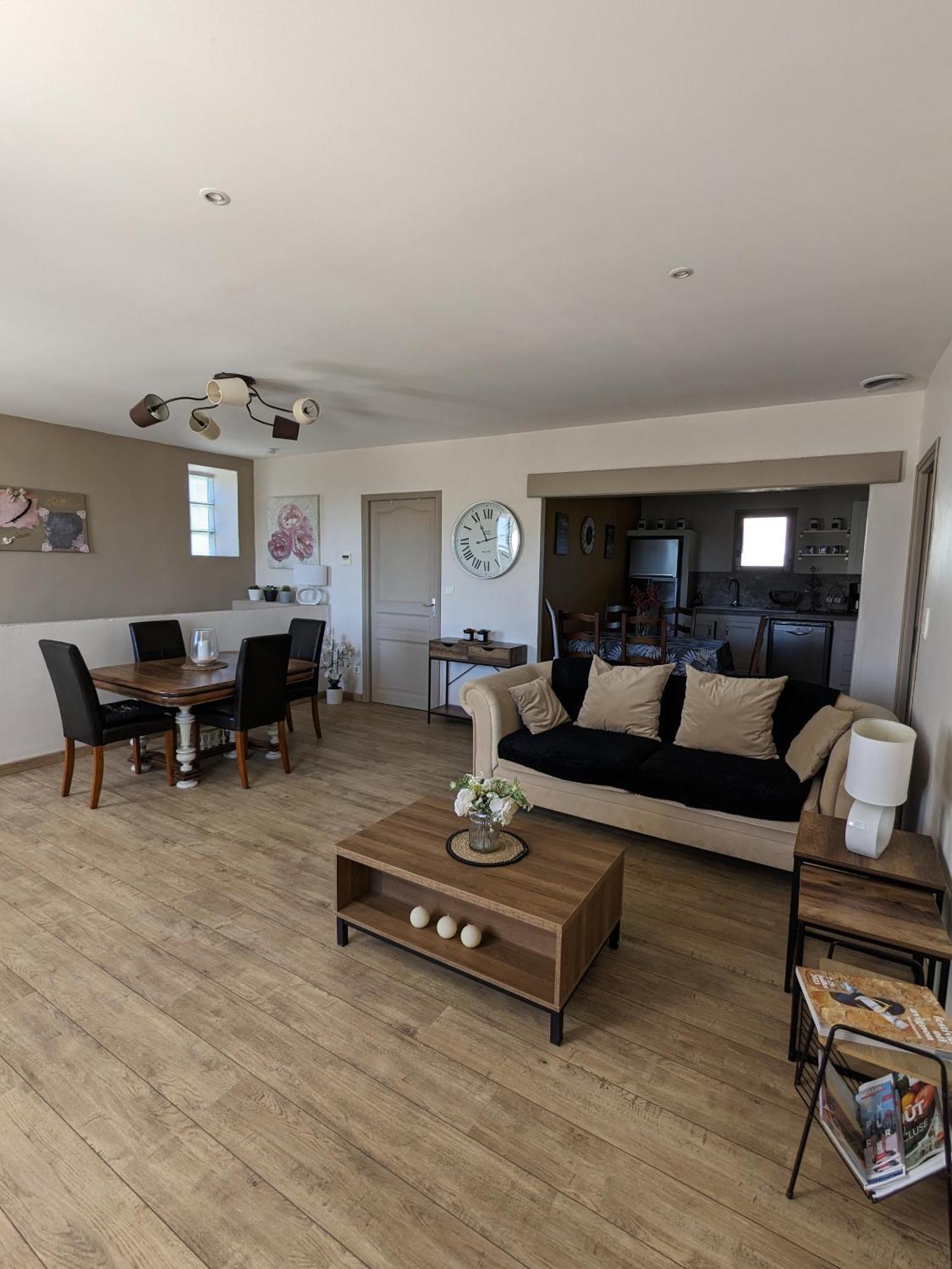 Spacieux Et Apartment Caumont-sur-Durance