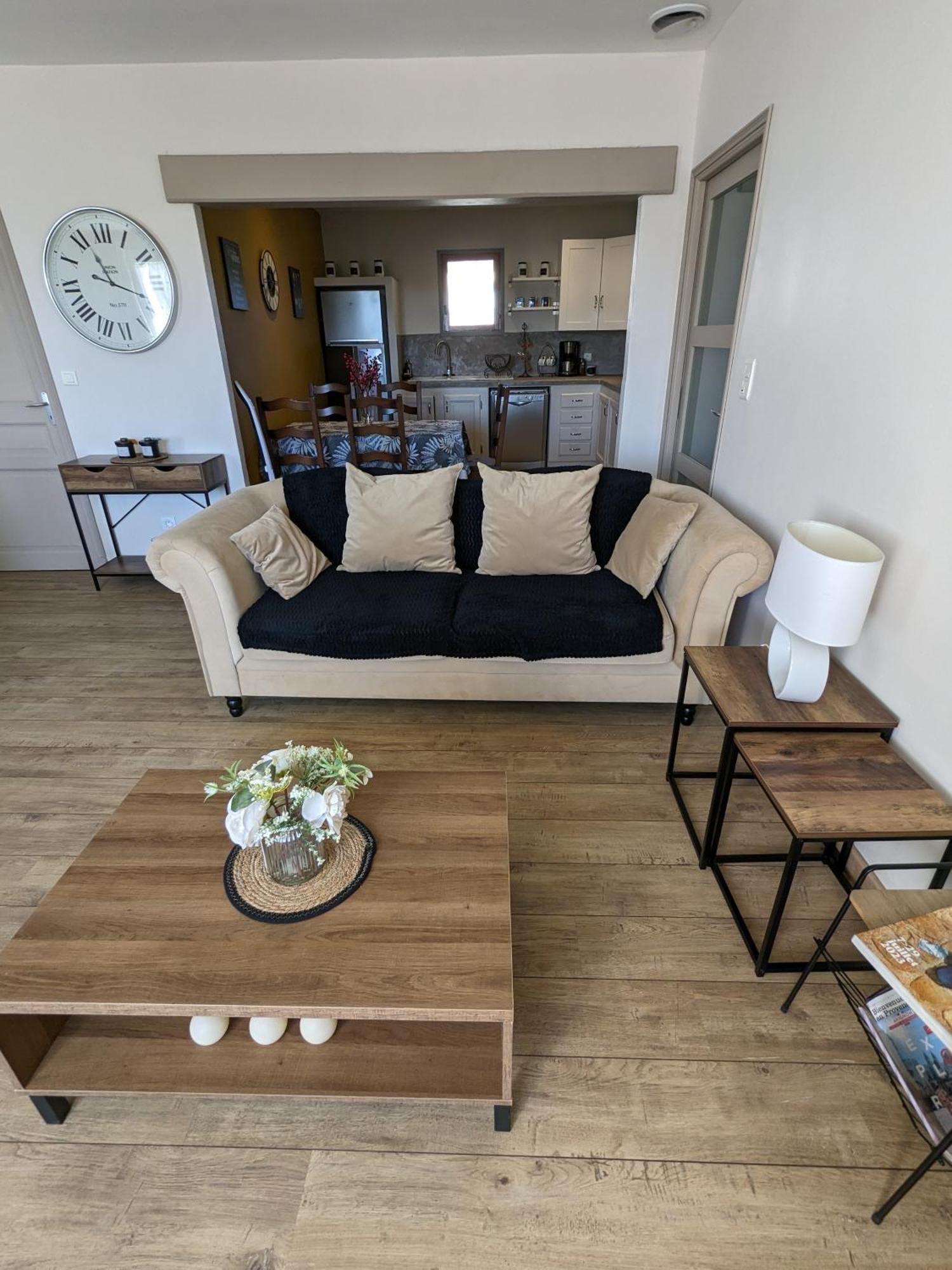 Apartment Spacieux Et Caumont-sur-Durance