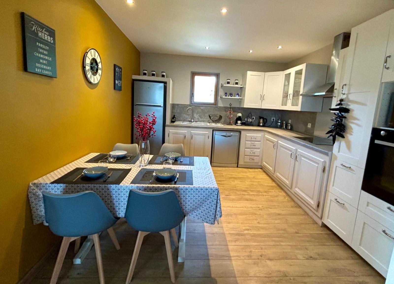 Spacieux Et Apartment Caumont-sur-Durance